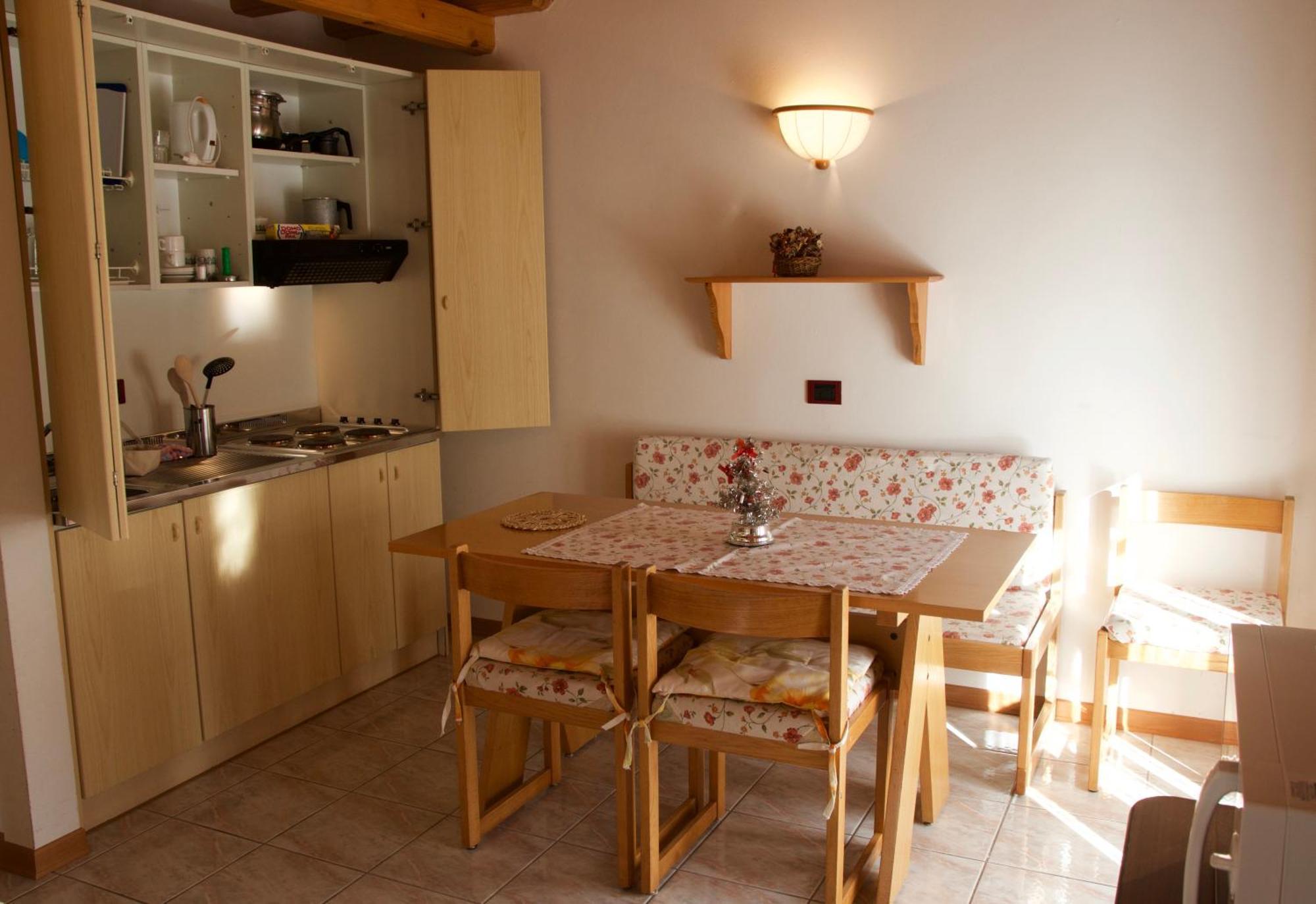 Chalet Al Lago Molveno Zimmer foto