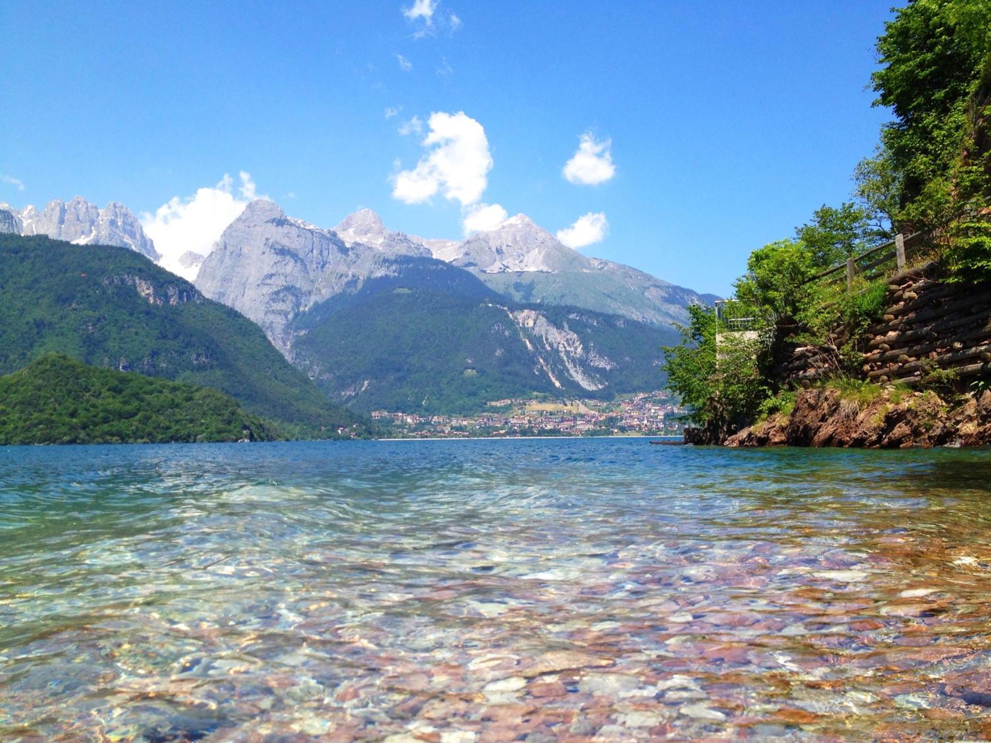 Chalet Al Lago Molveno Exterior foto